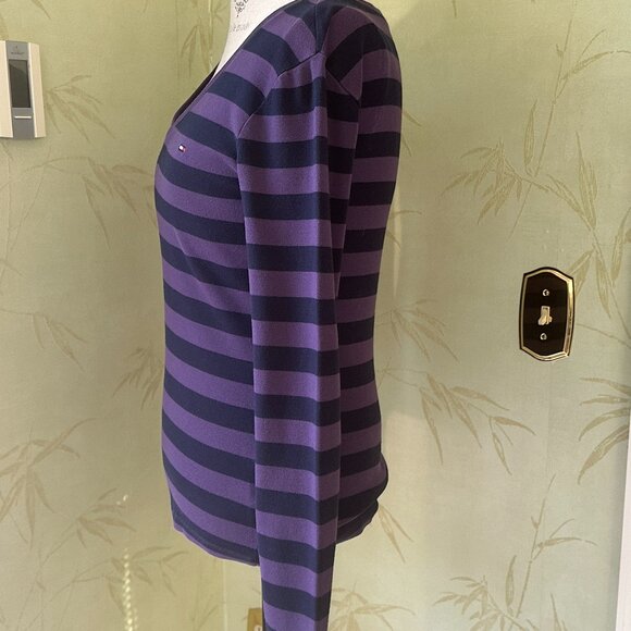 TOMMY HILFIGER V-NECK STRIPED TOP:PREOWNED MEDIUM PLUM PURPLE/MIDNIGHT NAVY - Picture 7 of 9